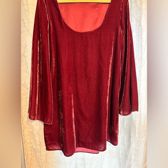 ModCloth deep red/ cherry crushed velvet dress with bell sleeves - Picture 6 of 6